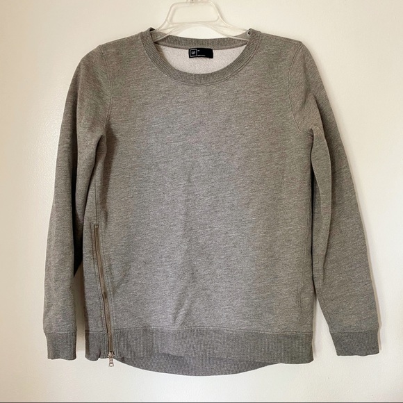 GAP Gray Crewneck Sweater - Picture 4 of 7